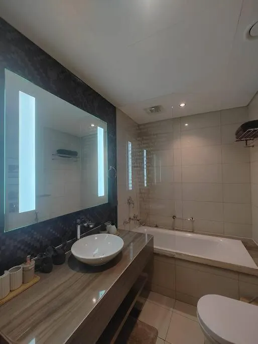 Stunning 2Br Paramount Apartment Dubai United Arab Emirates